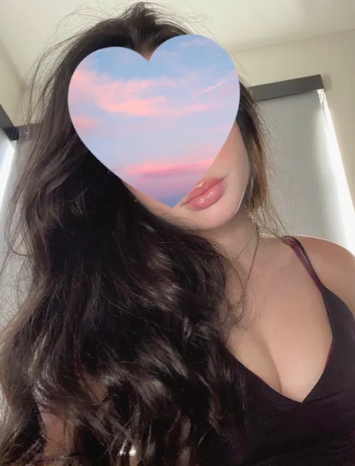 ラアラ〜絶世のハーフ美女 | 滋賀・草津メンズエステ【スイートロゼ】